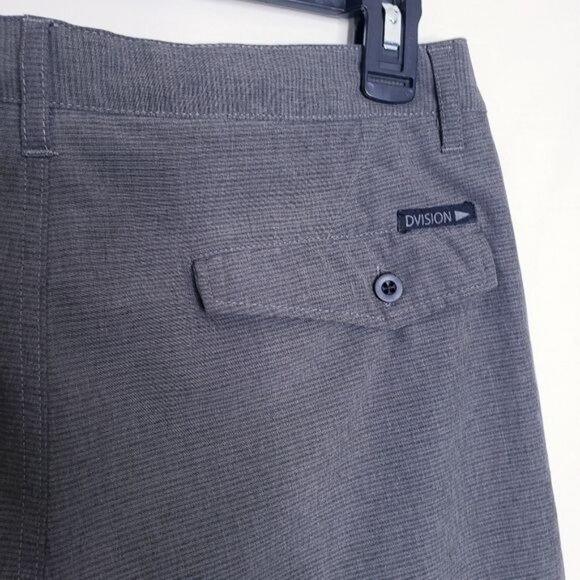 Division Gray Stripe Casual Flat Front Chino Style Shorts Men's Size 28 - Picture 4 of 8